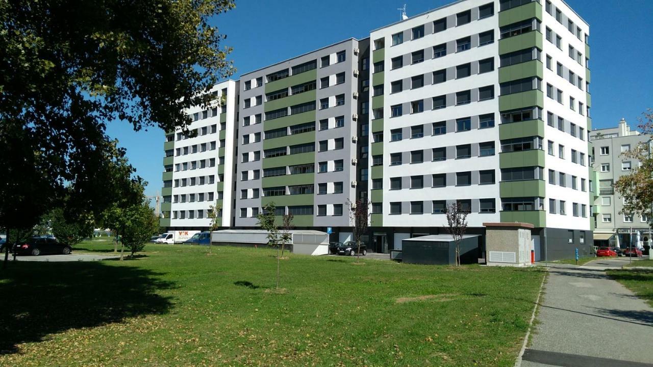 Apartman Nadja Arena Загреб Екстер'єр фото